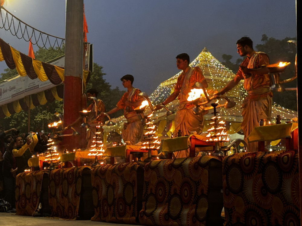 From Delhi :8 days Golden Triangle Tour with Varanasi By Private Car