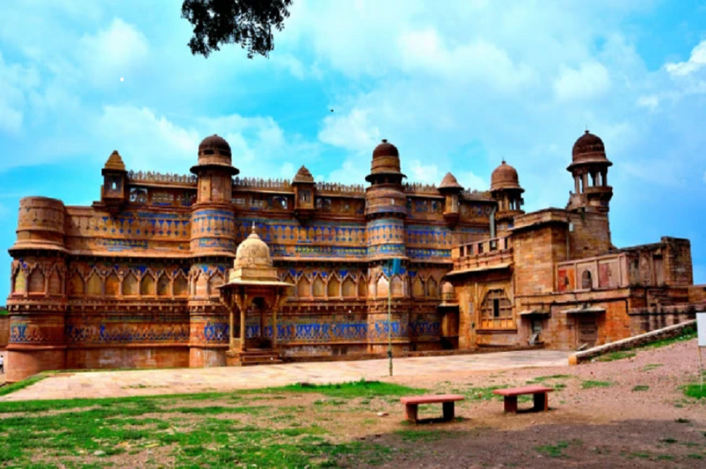 From Agra :- Same Day Gwalior Tour With Crocodile Safari