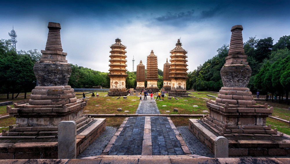 Private Day Tour to Yinshan Pagoda Forest & Ming Tombs from Beijing