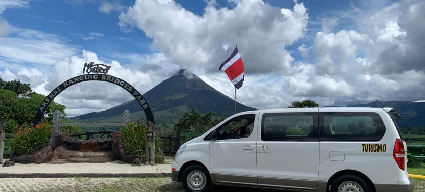 Private VIP Transfer from San Jose Airport to La Fortuna (Arenal Volcano)