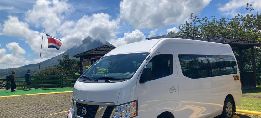 Private VIP Transfer from Liberia Airport to La Fortuna (Arenal Volcano)