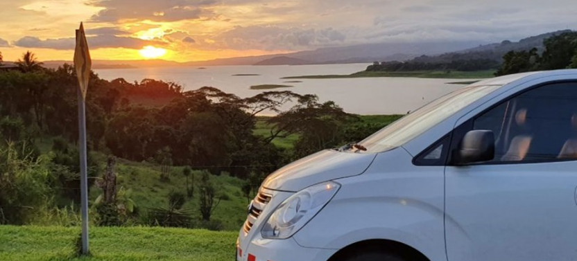 VIP Private One-Way Transfer La Fortuna to Manuel Antonio Beach