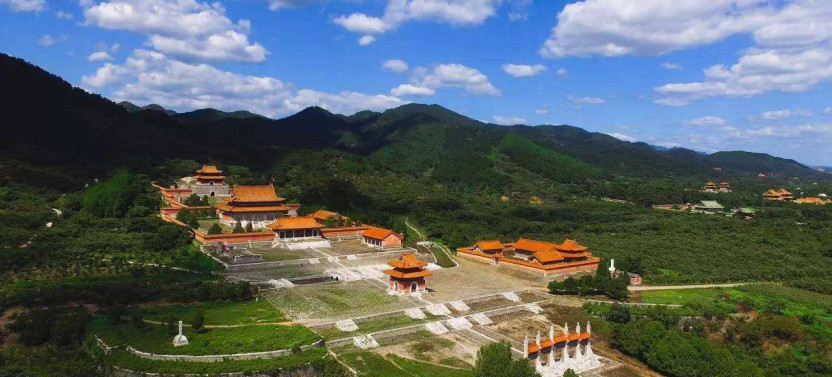 Small Group Mutianyu Great Wall and Ming Tombs Tour with Cable Car & Lunch