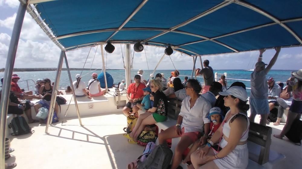 Saona Island Deluxe - Full Day Experience From Bayahibe (Groups of 8+)