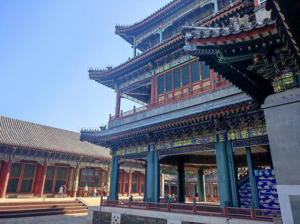 Private 2 Hour Summer Palace Walking Tour with Entry Ticket