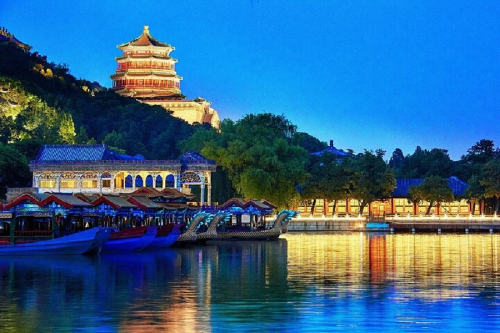 Private Summer Palace Night Tour and City Illumination Experience