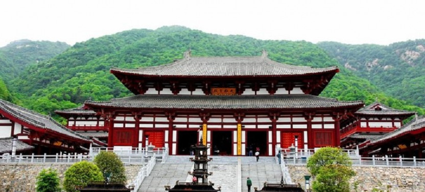 Beijing Private Tour to Fragrant Hill and Temple of Azure Clouds