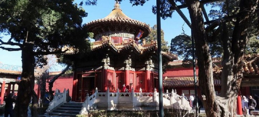 Beijing Private Tour to Fragrant Hill and Temple of Azure Clouds