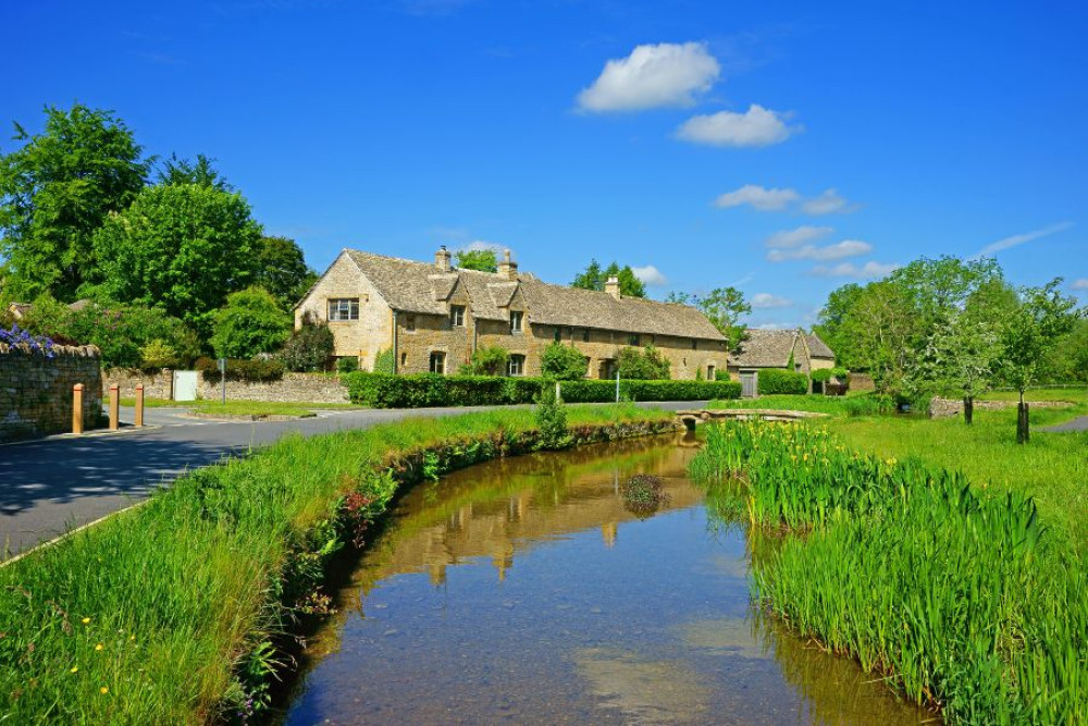 Day Trip to The Cotswolds w. Lunch From London
