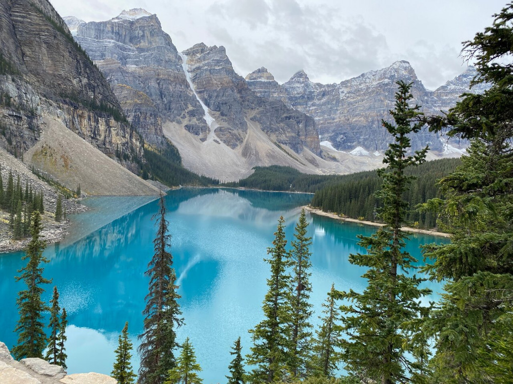 Lake Louise – Johnston Canyon – Banff Full Day from Calgary