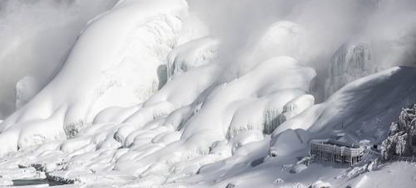 Niagara Falls Winter Wonderland USA (small groups)