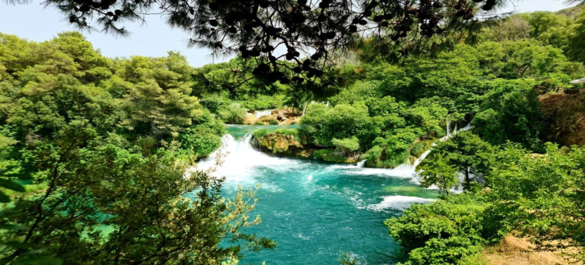 Private luxury tour to Krka waterfalls