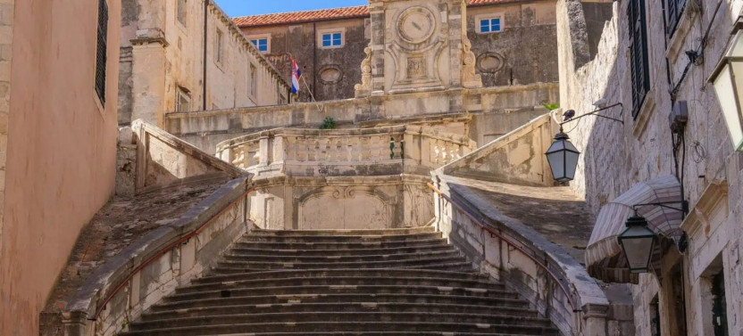 Game of Thrones Complete Tour-driving and walking tour