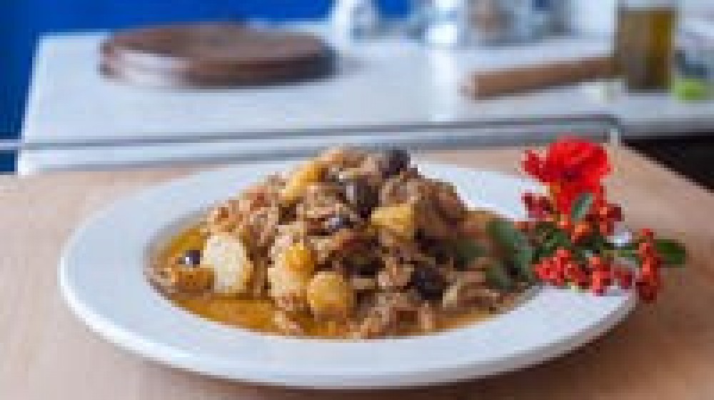 Local Market & Dining Experience at a Cesarina's Home in Turin