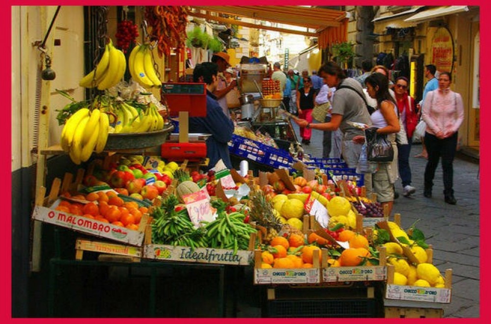 Local Market & Dining Experience at a Cesarina Home in Sorrento