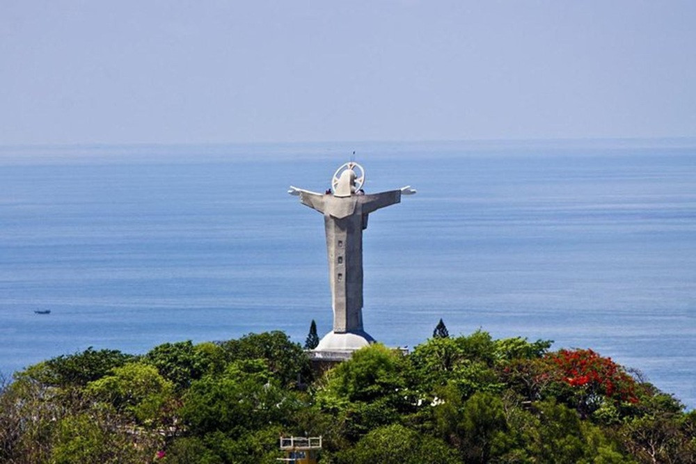 Vung Tau Shore Excursion with Christ Statue & Beach from Phu My Port