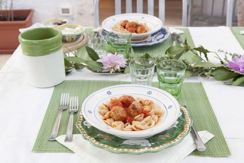 Lunch or Dinner & Cooking Demo at a Local Home in Manfredonia