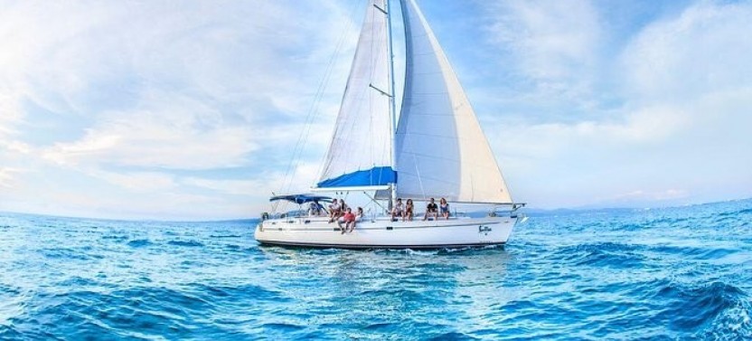 Private Luxury Sailing Cruise in Los Cabos with Lunch & Bar