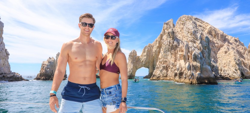 Private Luxury Sailing Cruise in Los Cabos with Lunch & Bar