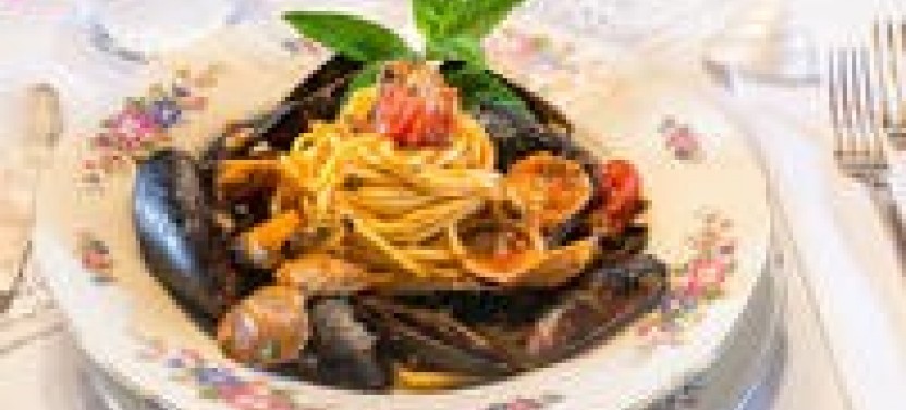 Local Market & Cooking Class at a Cesarina's Home in Sorrento