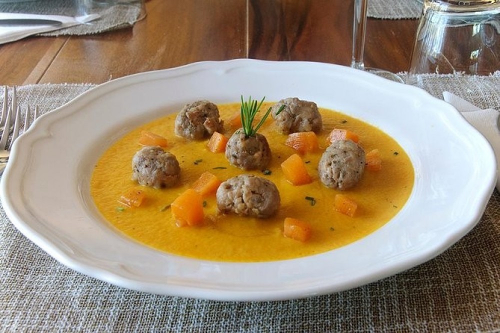 Lunch or Dinner & Cooking Demo at a Local Home in Vico Equense