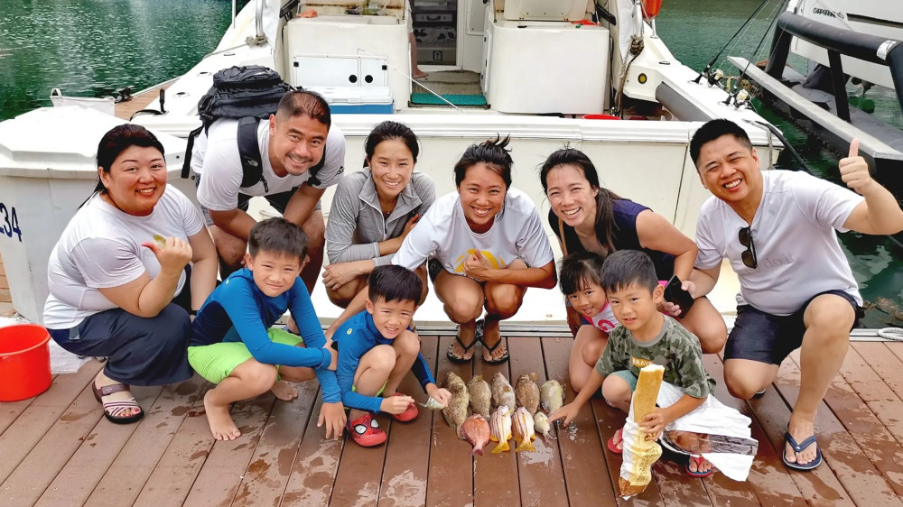 4-hr Private Fishing Trip on a Well-Equipped 34ft Yacht