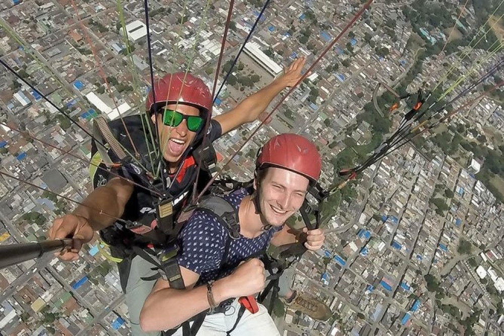 Cali Paragliding - Feel And Live The True Flying Sensation!