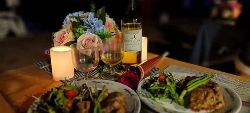 4-hr Cozy Private Sunset Dinner Cruise on Modern Yacht