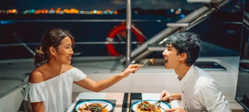 4-hr Luxury Private Sunset Dinner Cruise on Spacious Catamaran