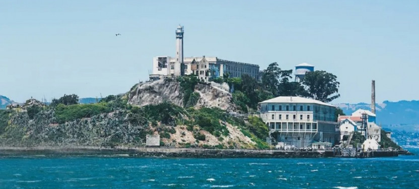 San Francisco North Beach Tour With Alcatraz Plus Cruise and SkyStar Option