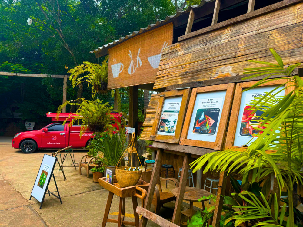 Chiang Mai: Wat U Mong, Local Art and Food by Songtaew Trio