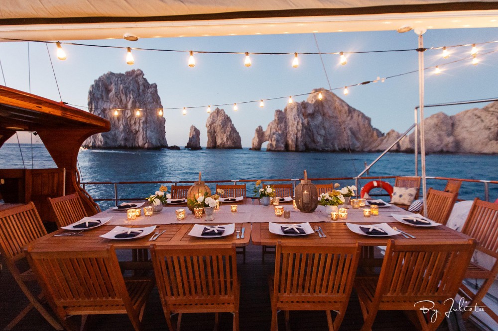 Luxury Snorkel, Lunch & Open Bar Private Cruise Cabo San Lucas