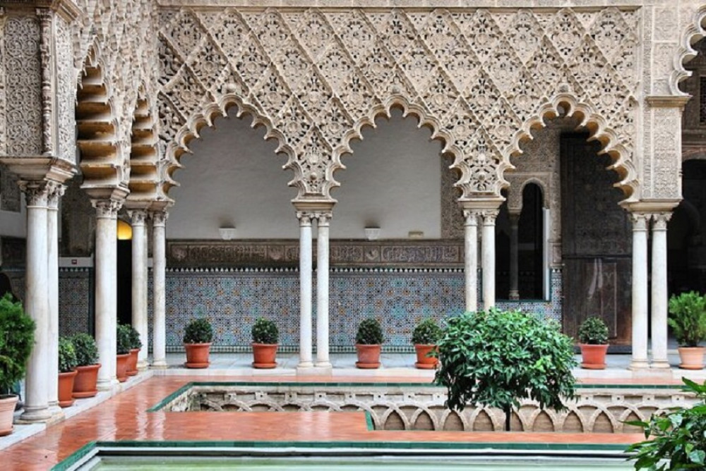 Private tour of the Royal Alcazar of Seville (tickets included)