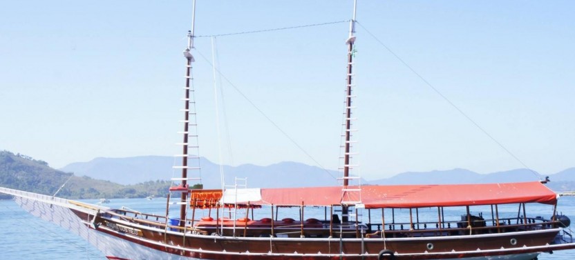 Schooner Tour to Angra Dos Reis Beaches