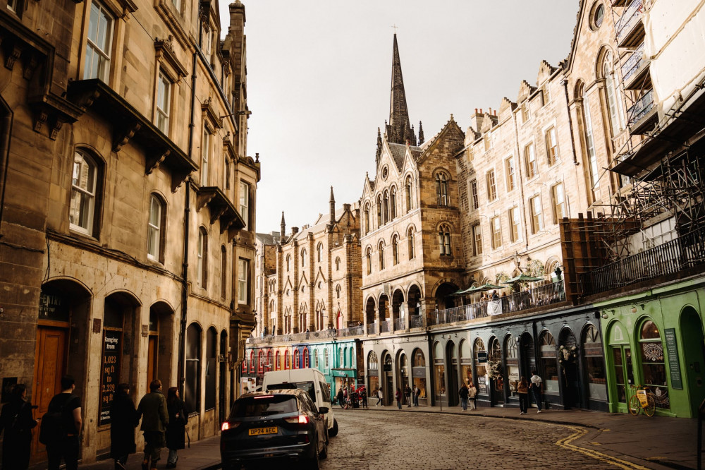 Edinburgh In A Day Tour With Private Early Access to Edinburgh Castle