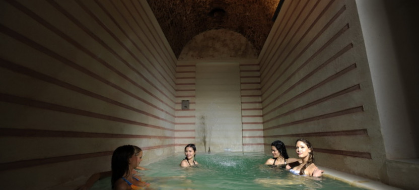 Historical Cemberlitas Hamam in Old City