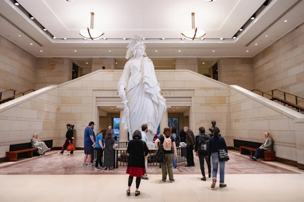 Capitol Hill Tour: Inside Supreme Court, Library & Capitol