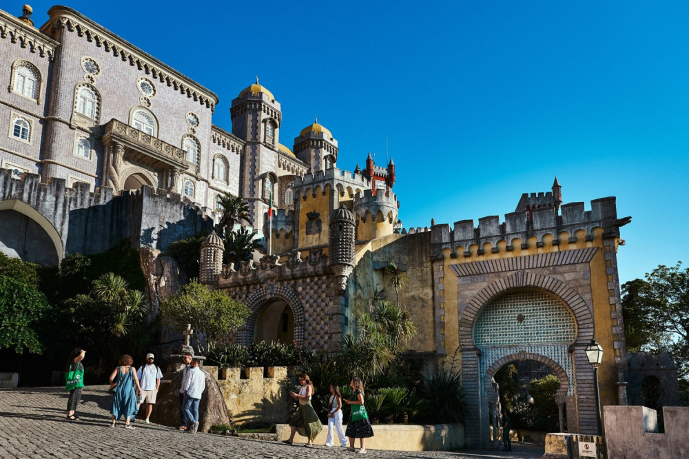 Private Access Pena Palace & Express Sintra Tour from Lisbon