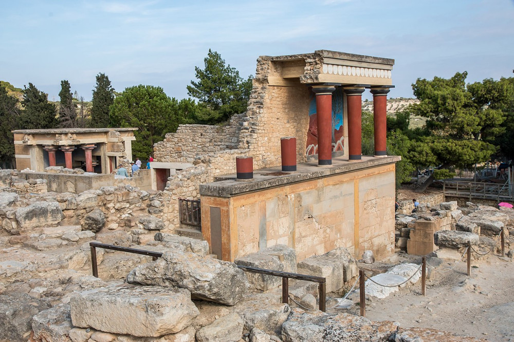 Heraklion City and Knossos Palace Tour