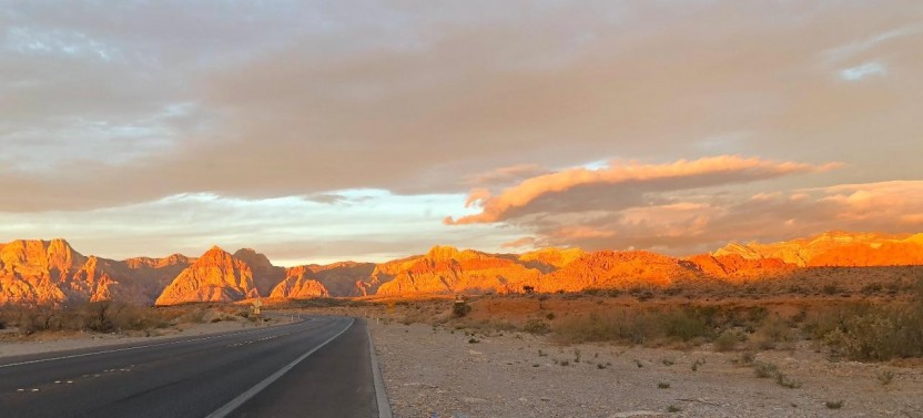 Desert Sunrise E-bike Tour At Red Rock Canyon w/o Pickup