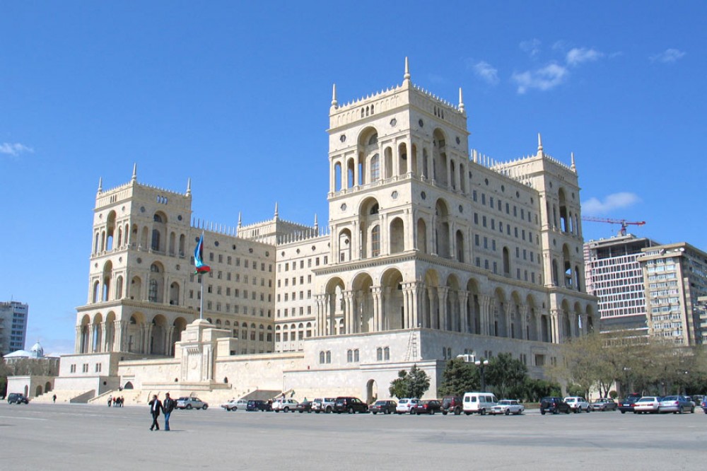 Old And Modern Baku Tour (Private and Group Options)