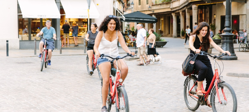 Barcelona: Bike or E-Bike Rental, photo 4 of 6