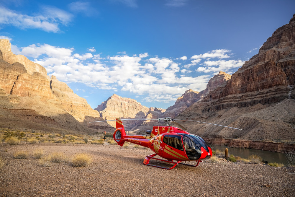 King Of Canyons Helicopter Landing Tour With Strip - No Hotel Transfers