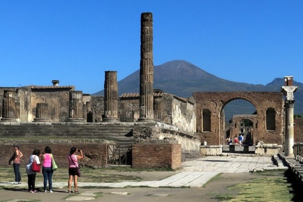 tours to pompeii from salerno