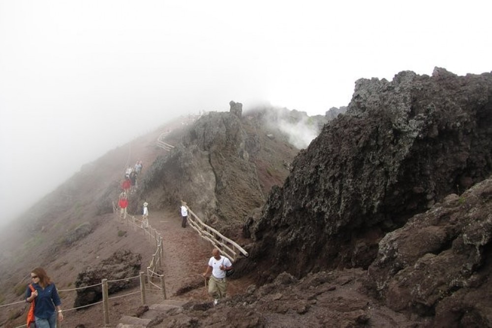 Private Tour Pompeii, Herculaneum, And Mt Vesuvius