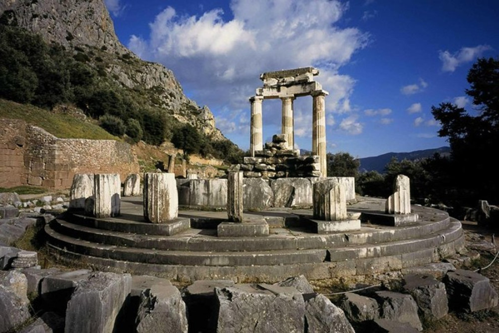 Full-Day Tour in Delphi, Explore Archaeological sites of Greece by Minivan