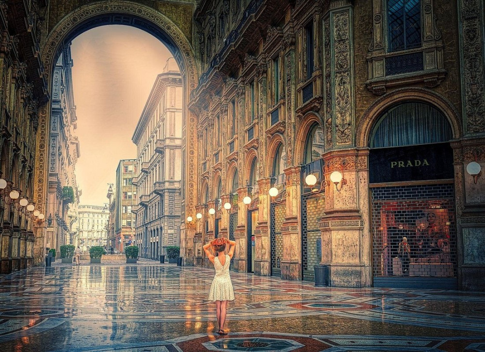 Brera Walking Tour with Aperitif Experience