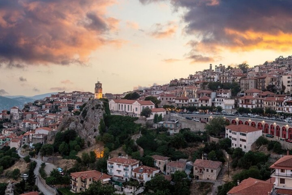 Full Day Tour in Delphi/Livadia: Live the myths by Minivan