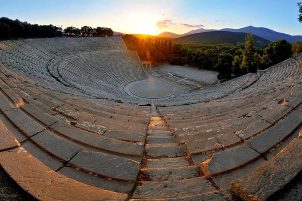 Exporing Argolis: Full-Day Tour in Mycenae & Nafplio by minibus
