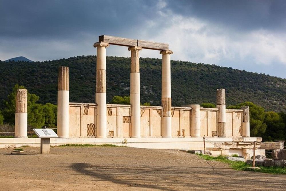 Exporing Argolis: Full-Day Tour in Mycenae & Nafplio by sedan
